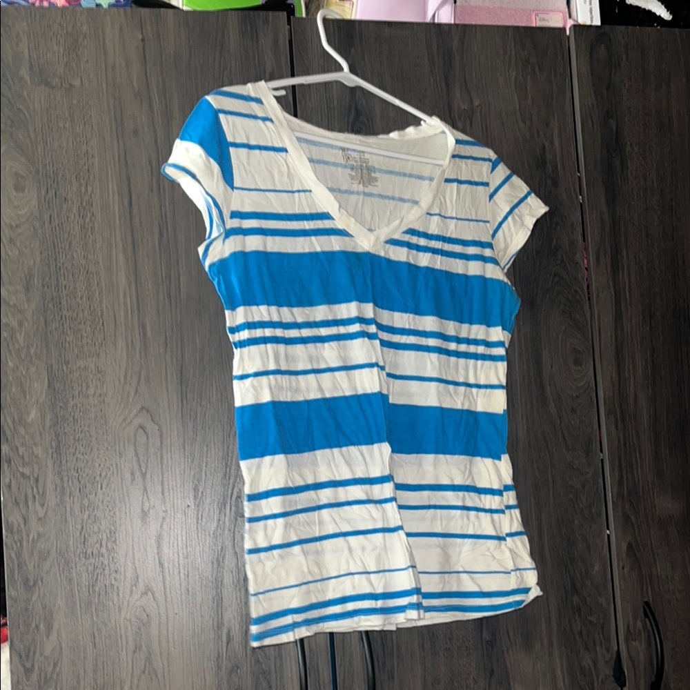 No Boundaries Blue and White Striped Shirt Size XL